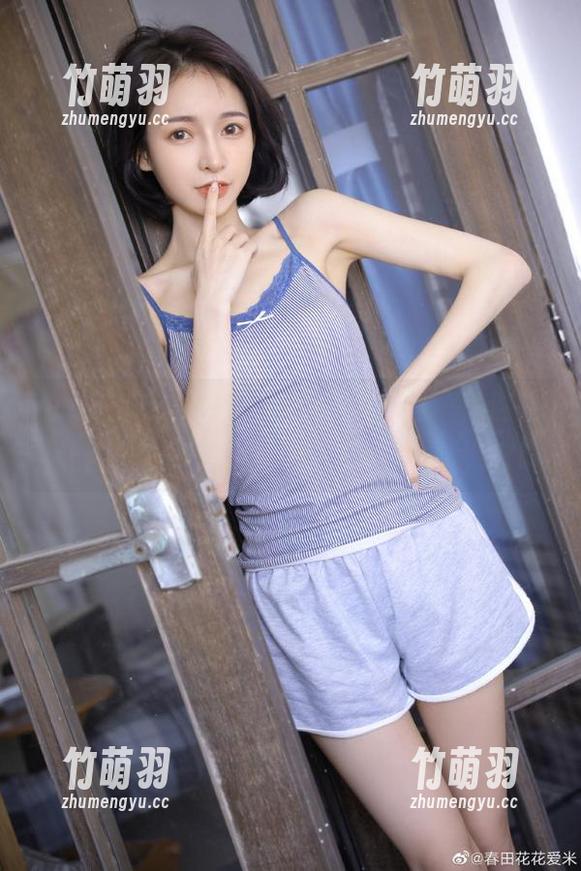 在线品味“Peach milky原神”，这些让自嘲也变得优雅的博主写真图片.txt